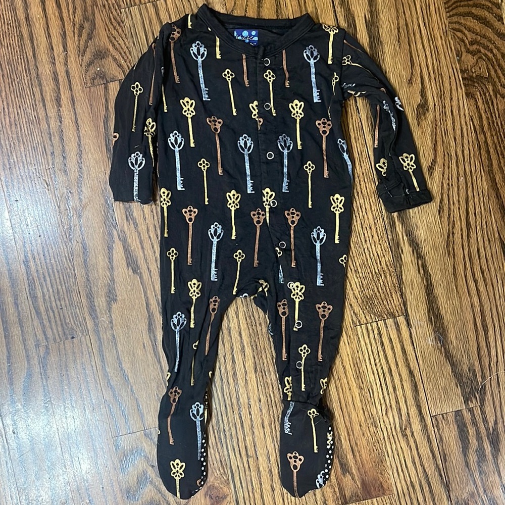 Kickee Pants key footsie